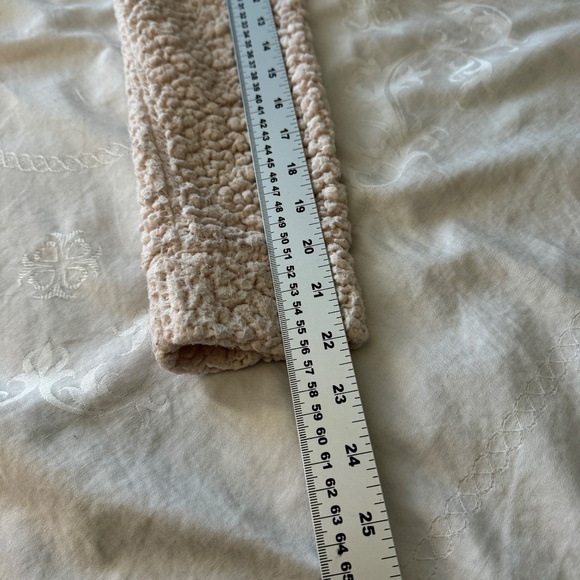 Chance or Fate Women's Light‎ Salmon Pink Sequin Reindeer Sherpa Sweater Top M - Picture 10 of 13